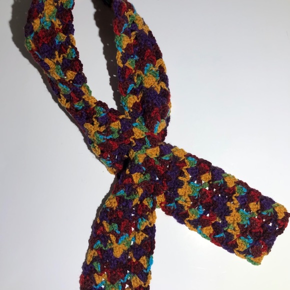 Neck warmer scarf Fastens through hole in scarf - Picture 1 of 4